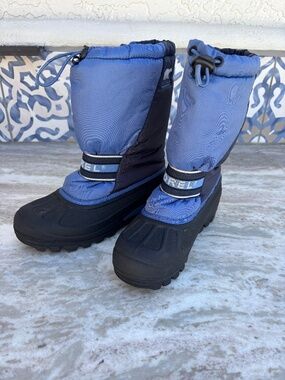 Sorel snow boots size 6